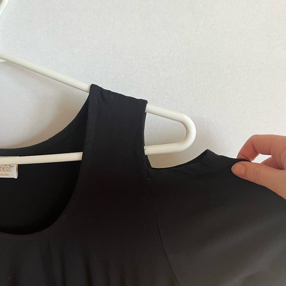 Women’s Half sleeve Top with Cutout Shoulders - Picture 2 of 3